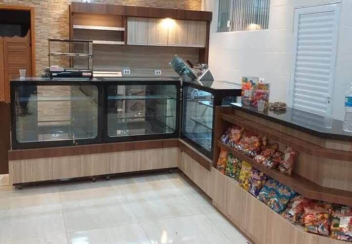 Caixa bombonier com vitrine refrigerada para Panificadora